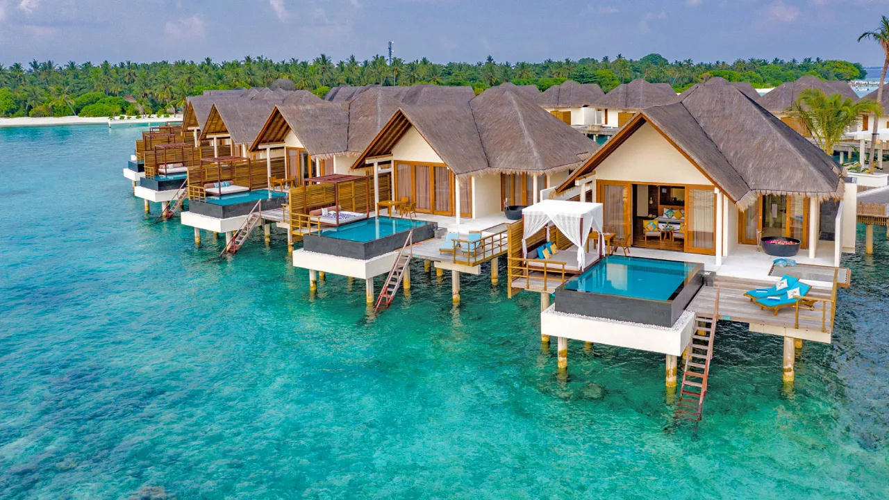 4870 maldives romantic dinner