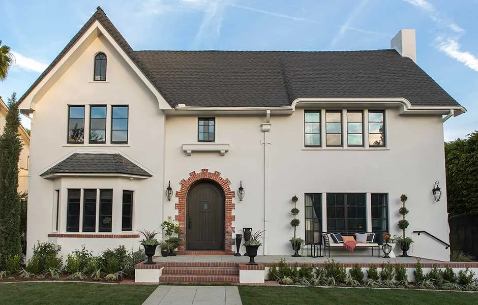 /img/4887-drews-honeymoon-house-final-look.webp