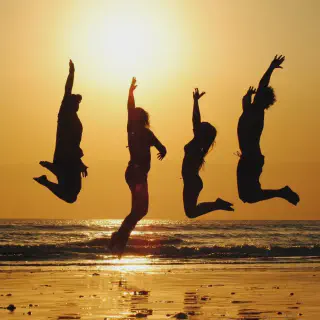 /img/4971-group-honeymoon-planning.webp