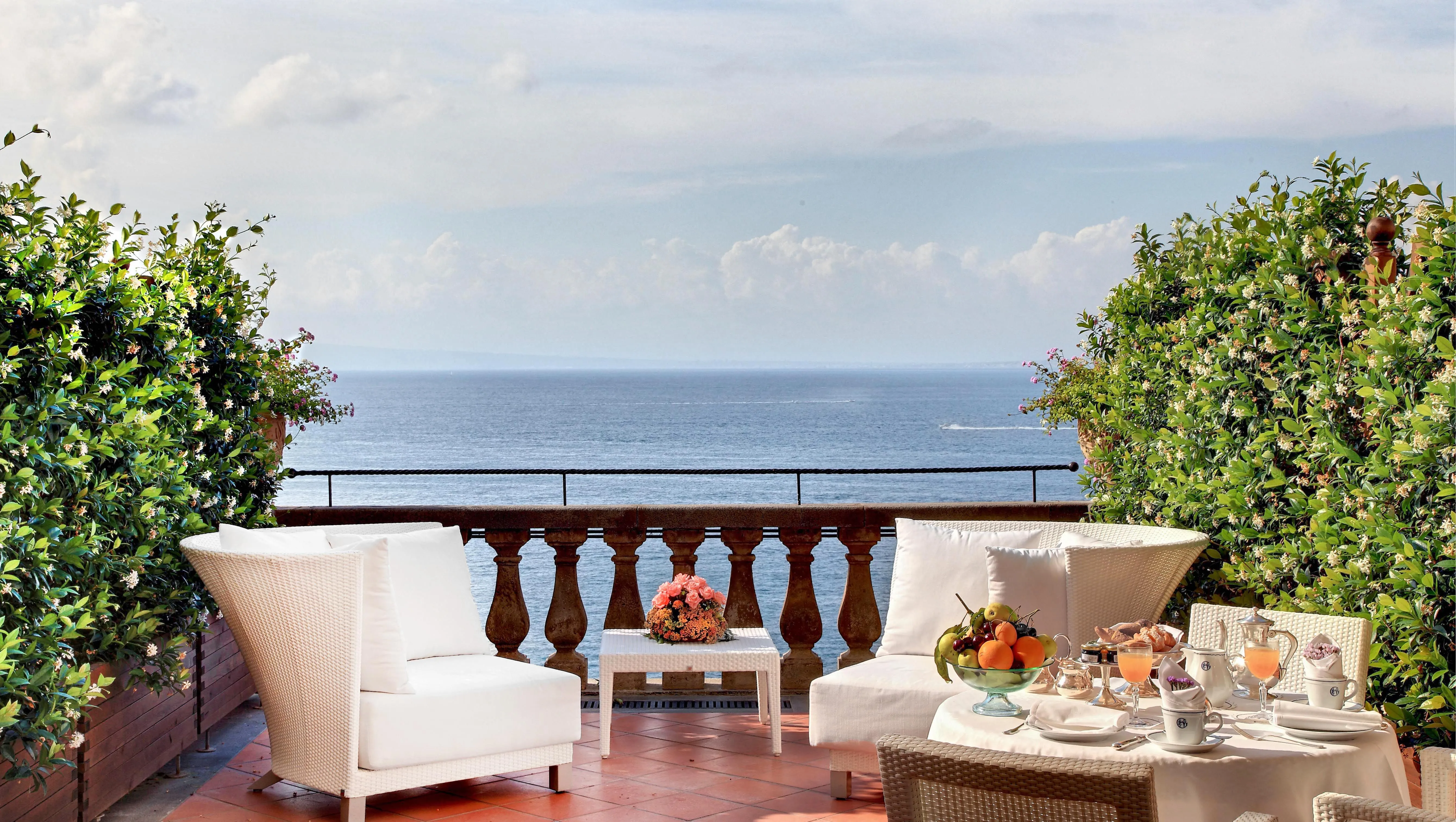 5070 romantic hotel room