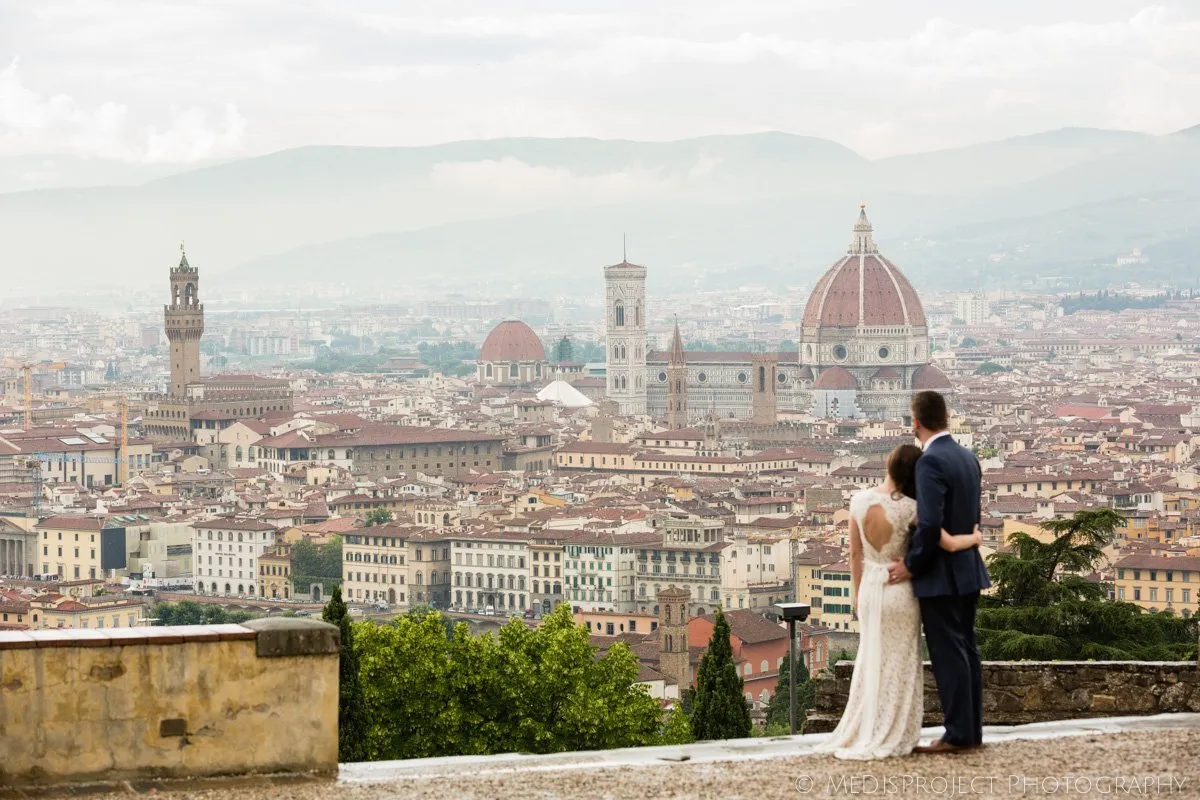 /img/5087-honeymoon-packing-essentials.webp
