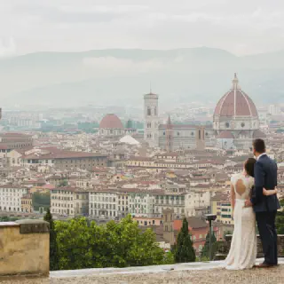 /img/5087-honeymoon-packing-essentials.webp