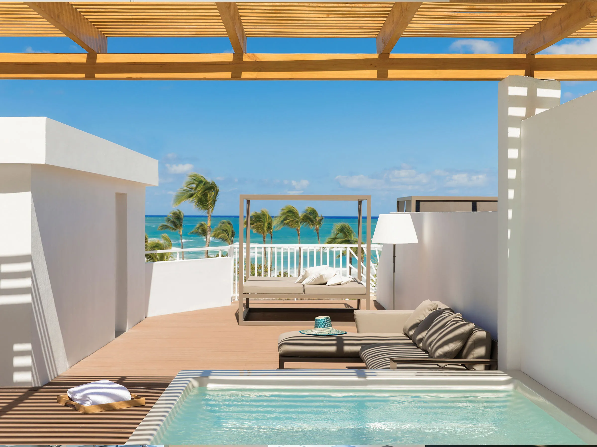 5103 honeymoon couple pool