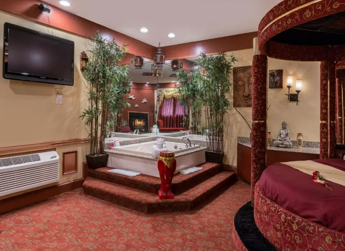 5123 jacuzzi suite view
