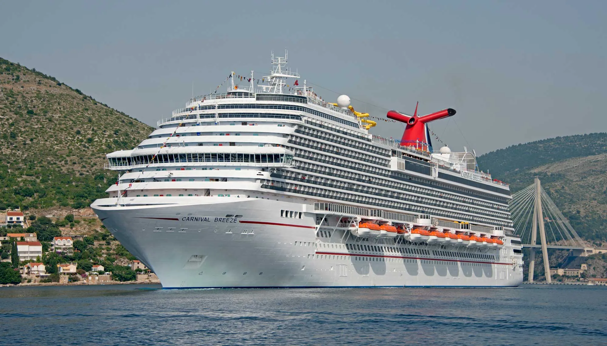 /img/5167-cruise-ship-luxury.webp